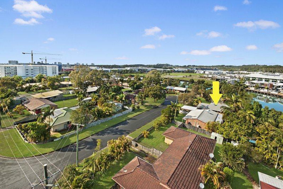 6 Lake Court, MAROOCHYDORE SOLD Aug 2016