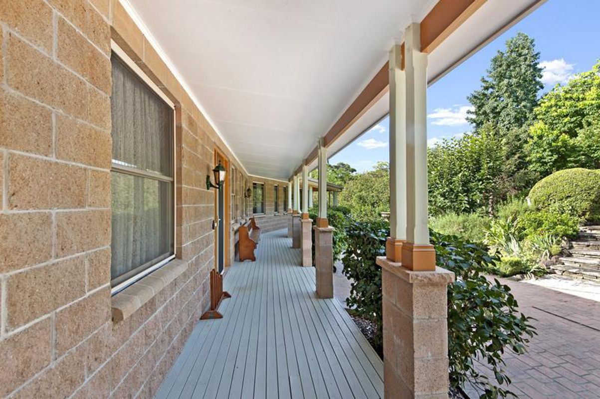 6 Wheatley Place, LAKE CONJOLA, NSW SOLD Aug 2015 realestateVIEW