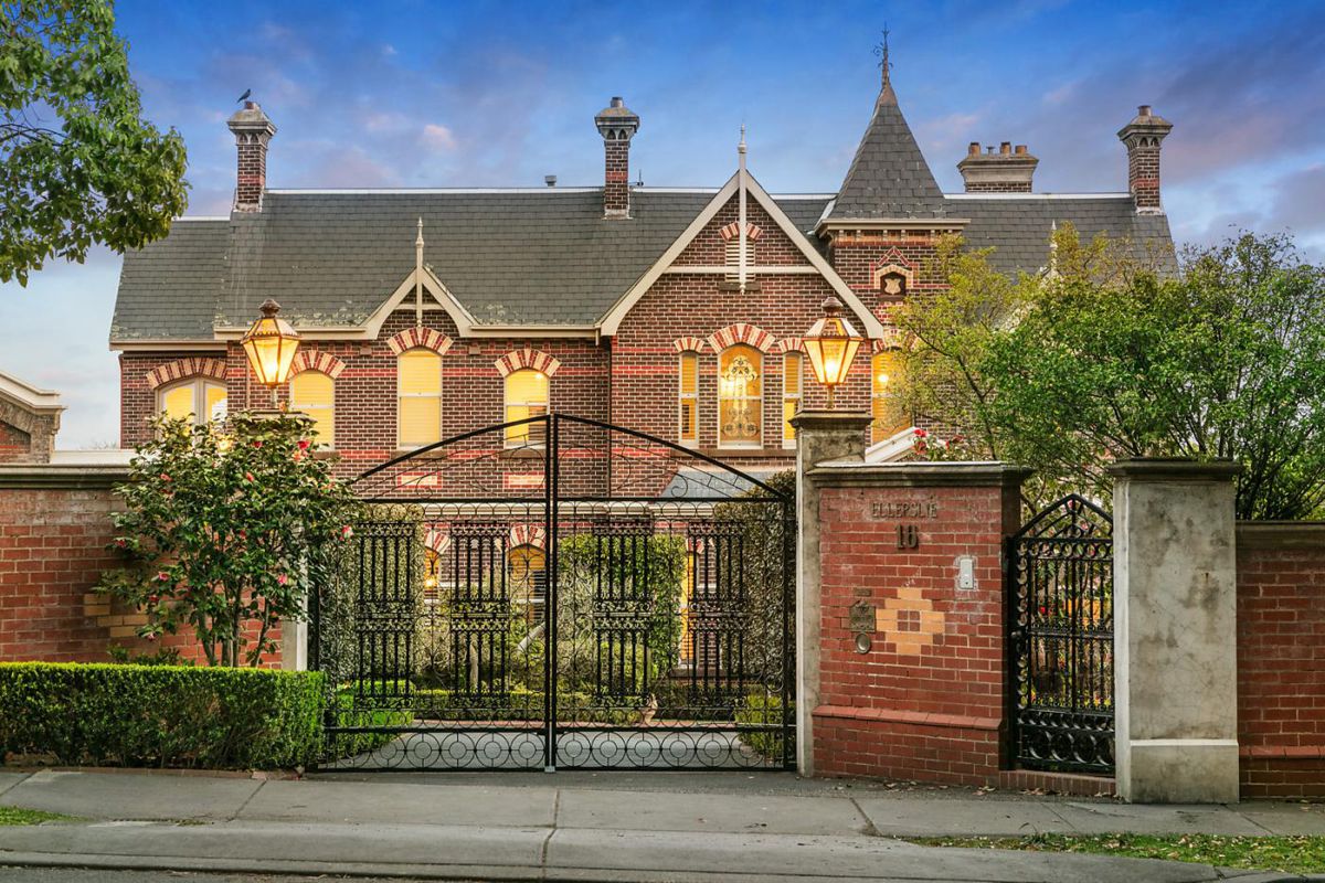 16 Harcourt Street, HAWTHORN EAST SOLD Nov 2017 realestateVIEW