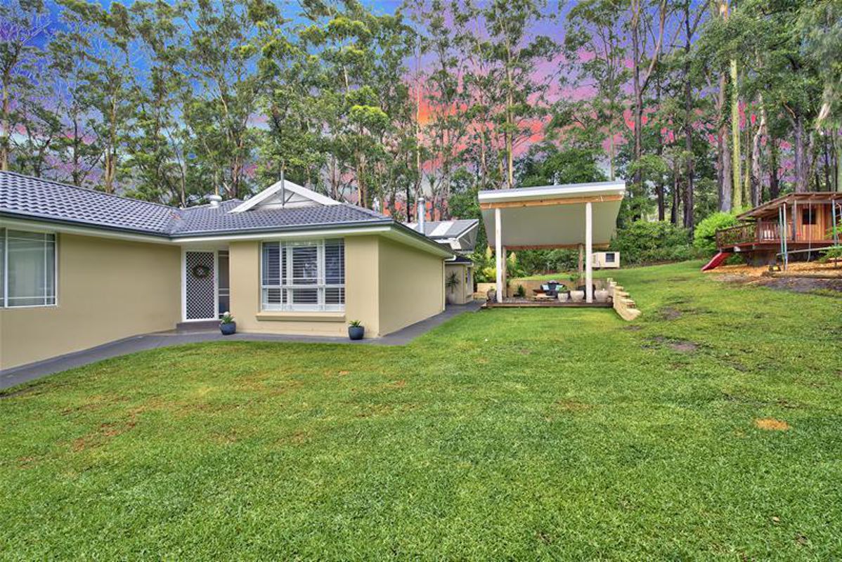 16 Holland Place, TUMBI UMBI SOLD Feb 2016 realestateVIEW