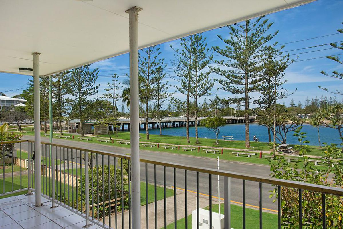 7 Awoonga Avenue, BURLEIGH HEADS SOLD Apr 2019 realestateVIEW
